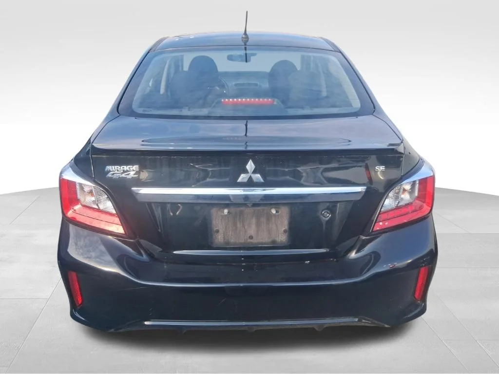 Used 2022 Black Mitsubishi SE image 5