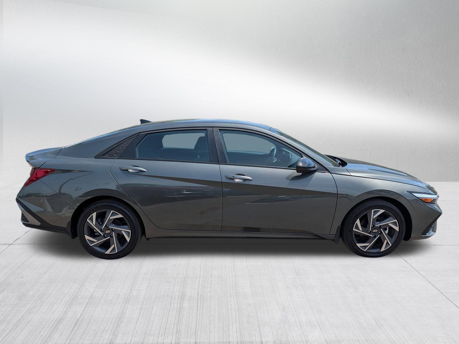 2025 Hyundai Elantra Blue - Photo 8