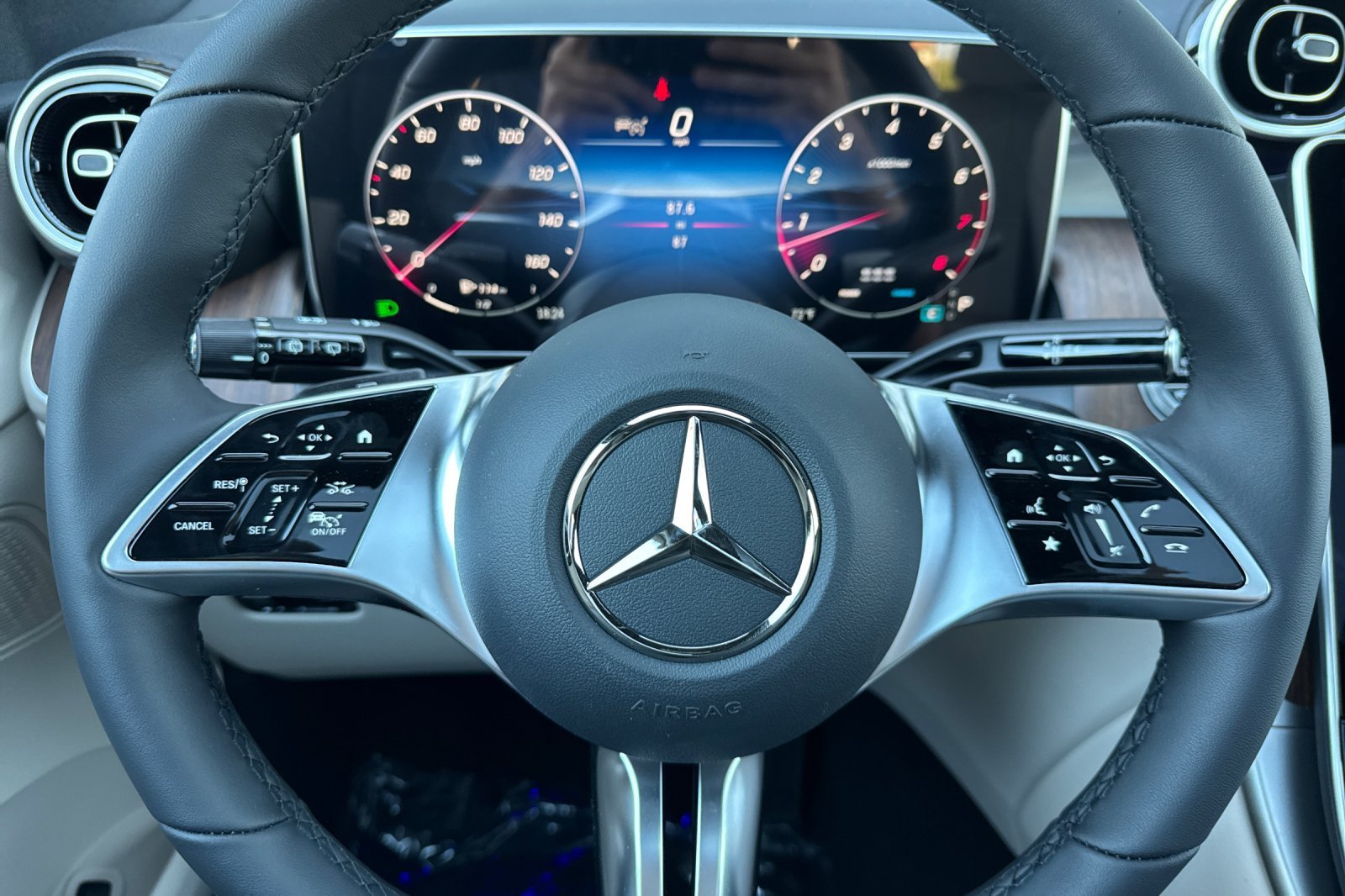 New 2027 Polar White Mercedes-Benz GLC 300 image 22