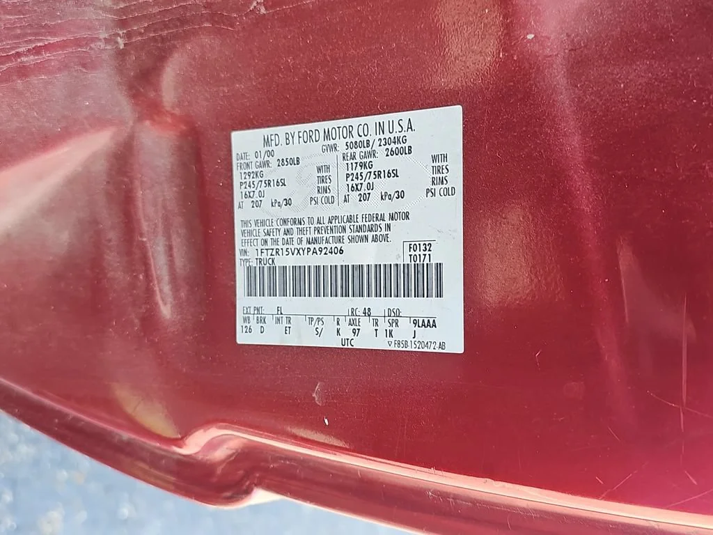 Used 2000 Red Ford XL image 39