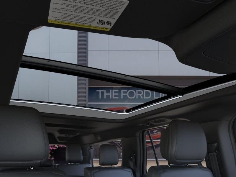 New 2026 Star White Metallic Tri-Coat Ford MAX Platinum® image 22