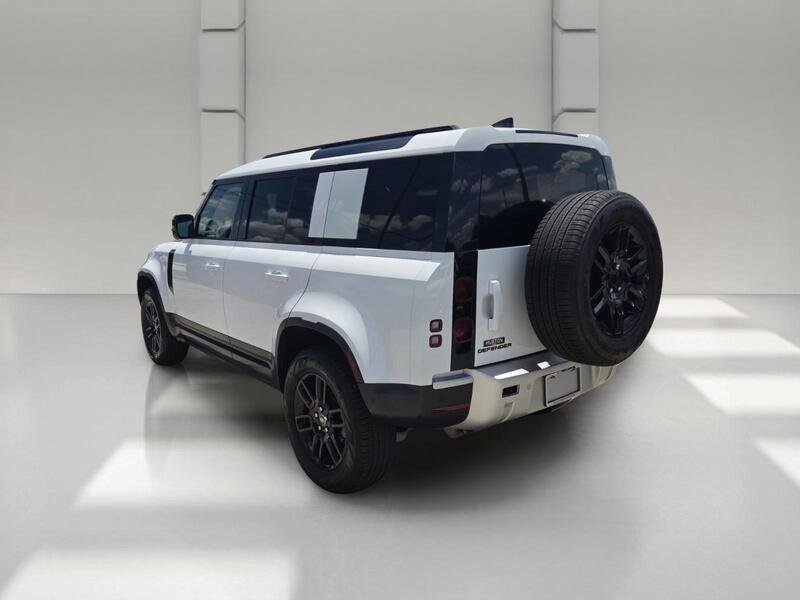 Used 2025 Fuji White LAND ROVER 110 P300 S image 3