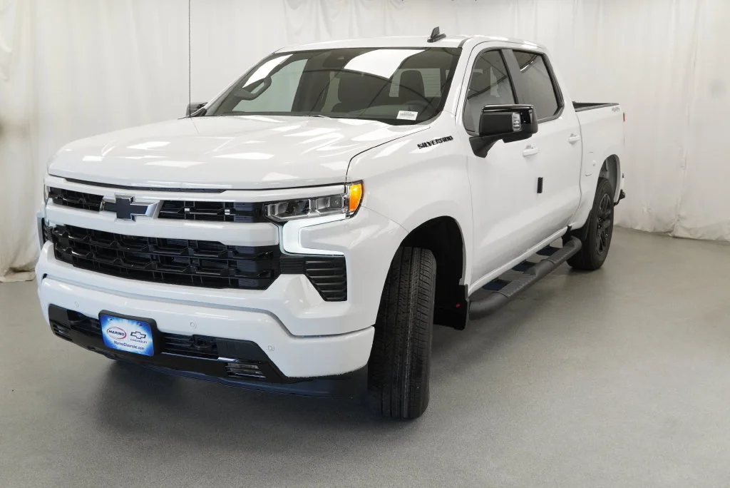 New 2026 Summit White Chevrolet RST image 13
