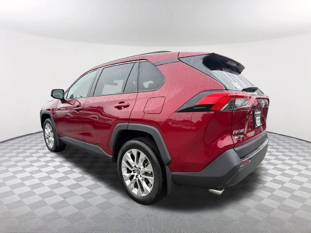 Used 2025 Red Toyota XLE Premium image 7