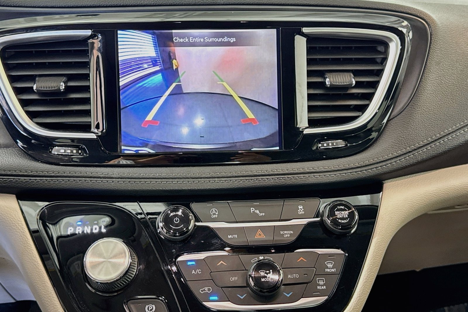 Used 2020 Granite Crystal Metallic Clearcoat Chrysler Limited image 14