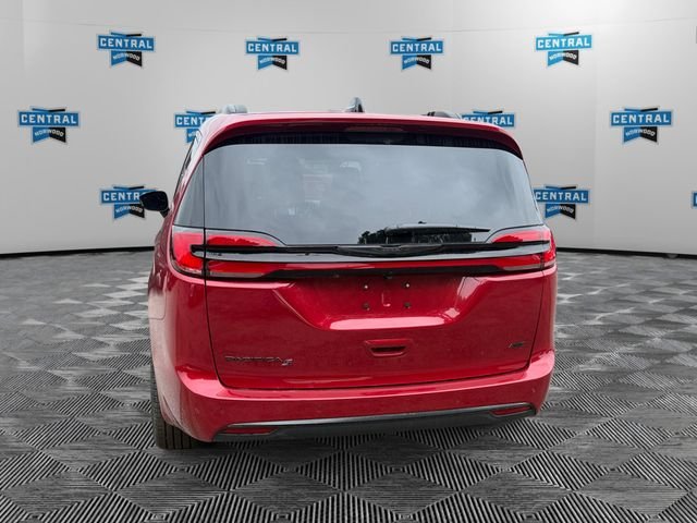 New 2026 Red Hot Pearl-Coat Exterior Paint Chrysler Select image 4