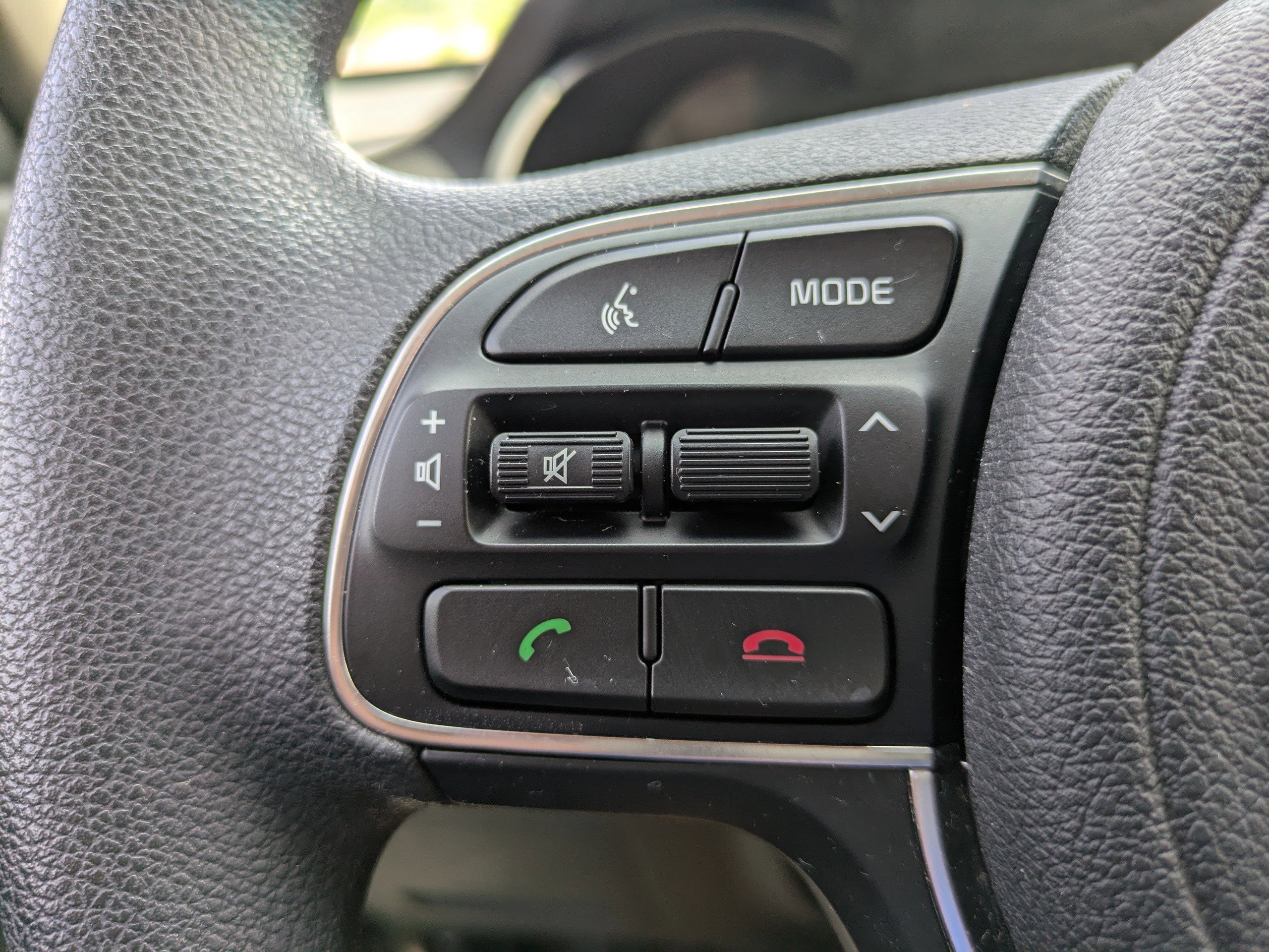 Used 2018 Titanium Silver Kia LX image 21