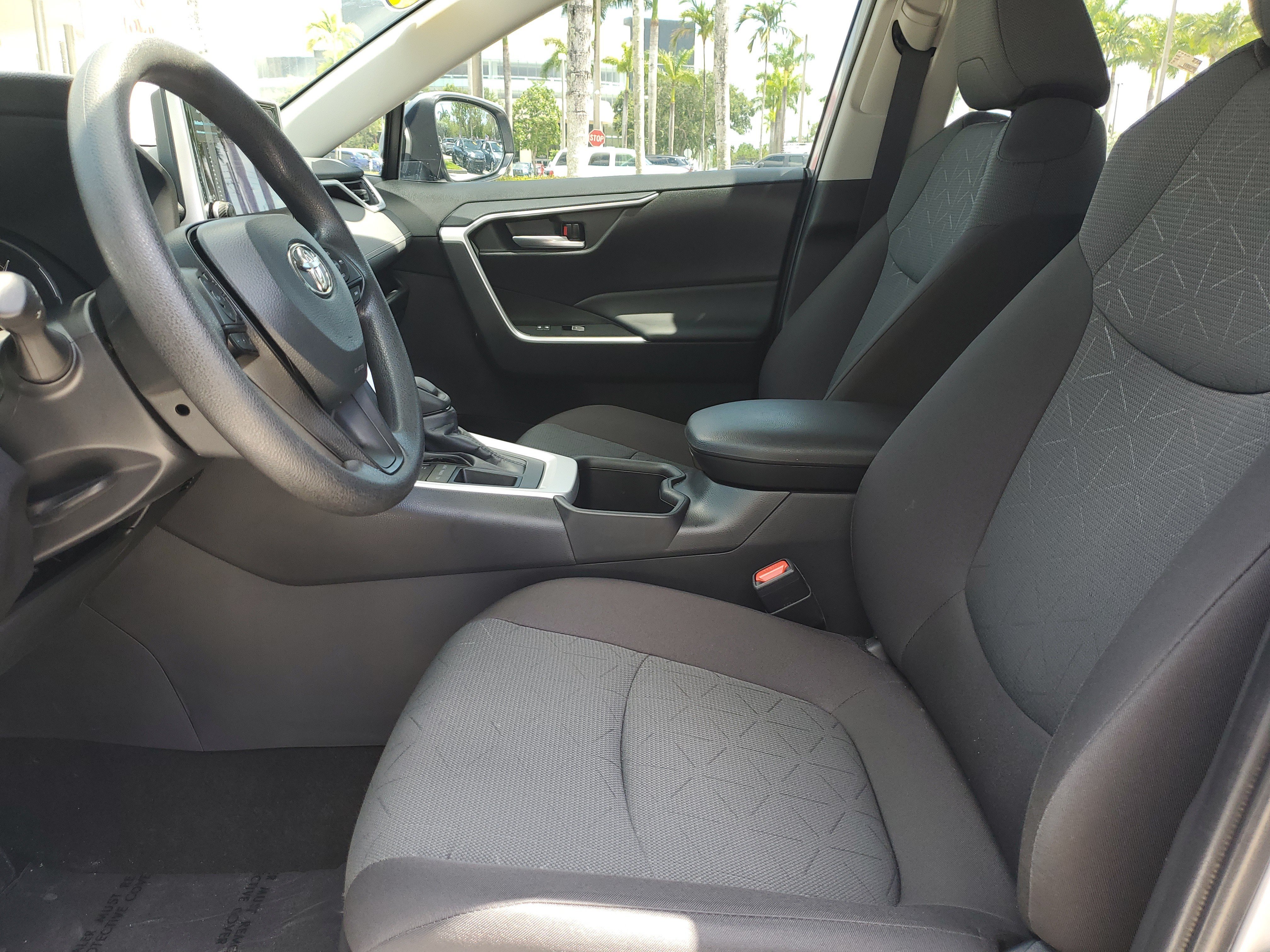 Used 2025 Silver Sky Metallic Toyota XLE image 18