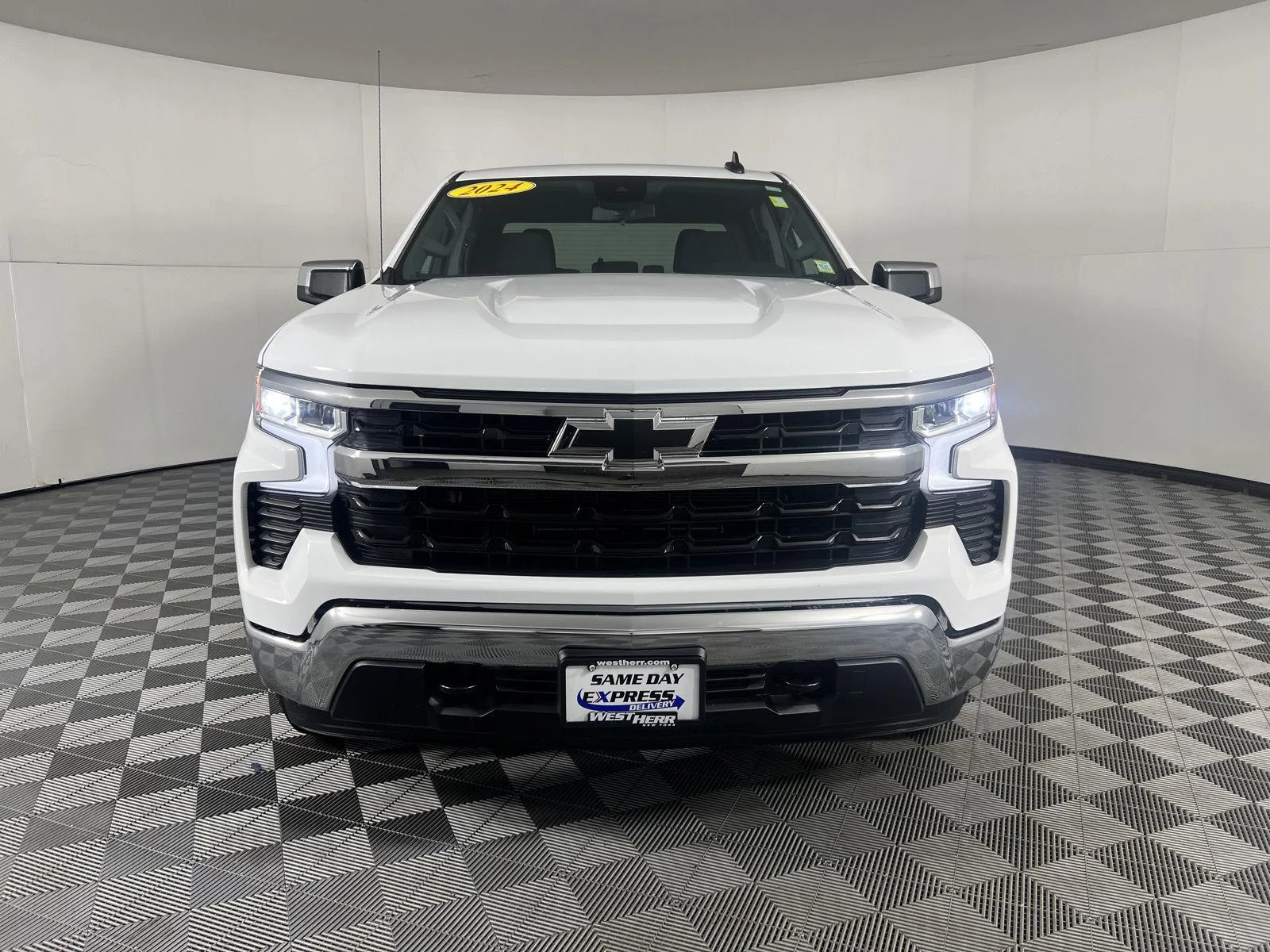 Used 2024 Summit White Chevrolet LT image 43