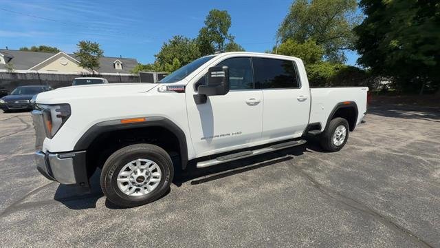 Used 2024 Summit White GMC SLE image 4