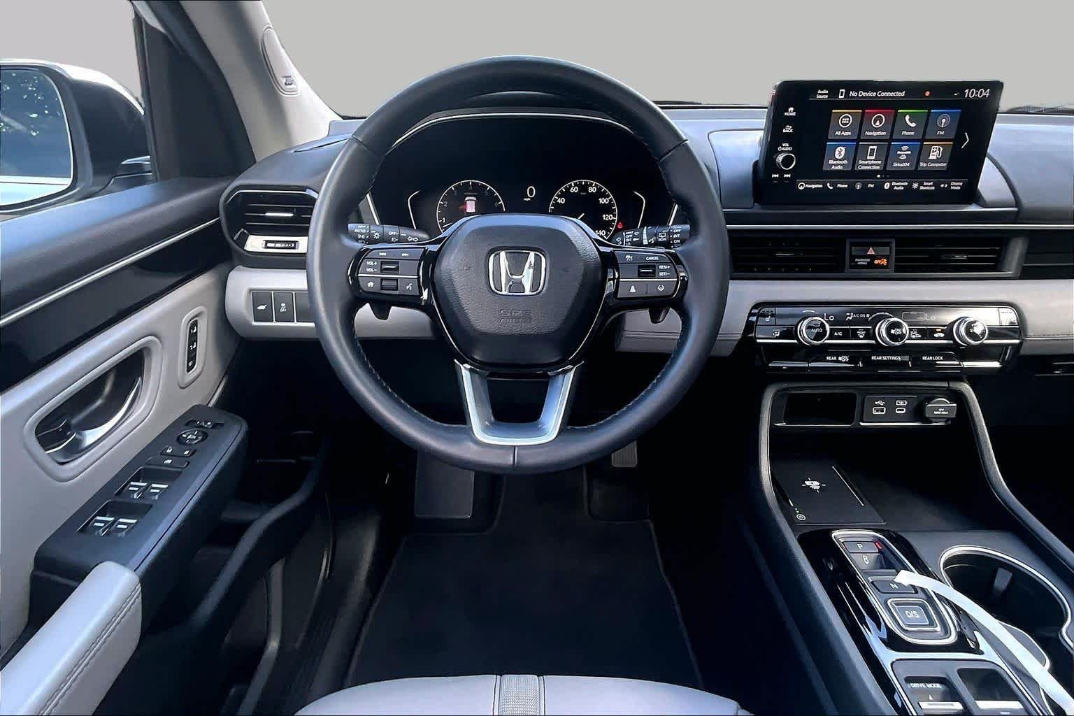 Used 2025 Platinum White Pearl Honda Touring image 6