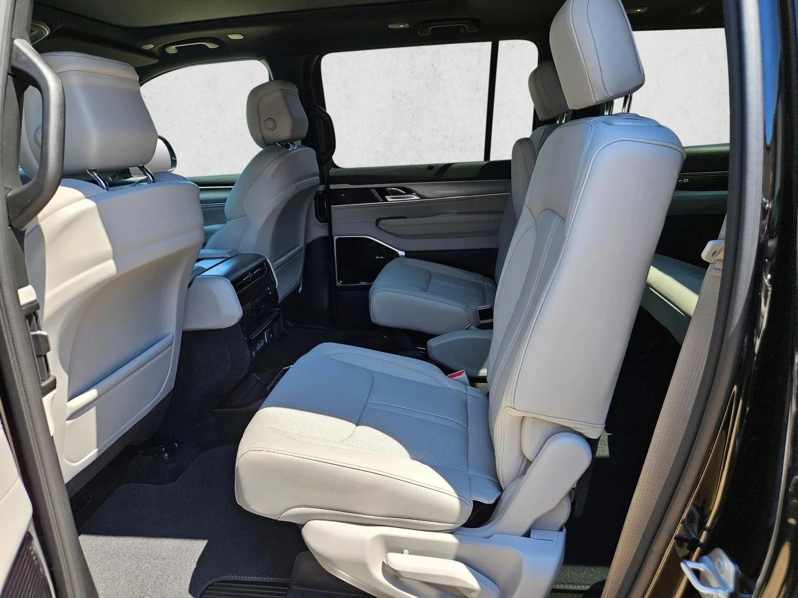 New 2026 High Gloss Black Jeep Limited Altitude image 11