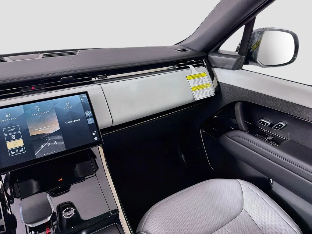 New 2026 Carpathian Grey Land Rover Dynamic SE image 25