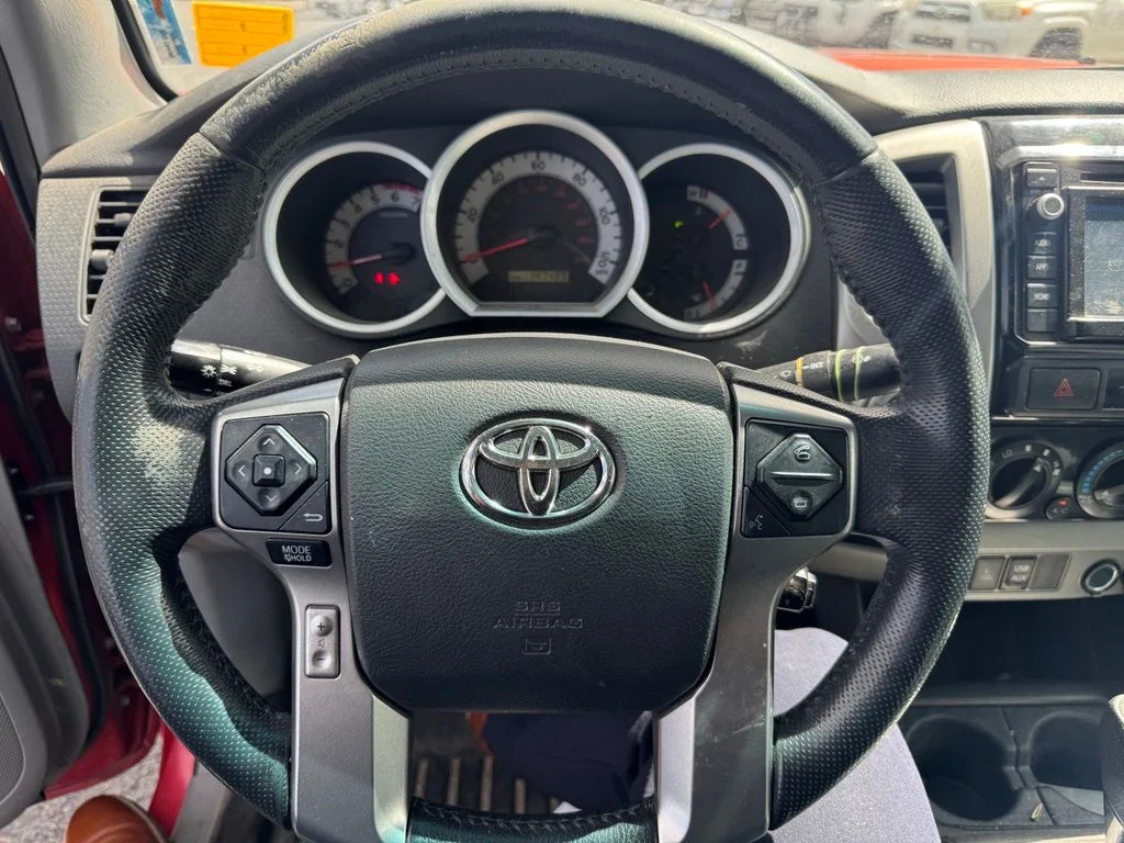 Used 2015 Barcelona Red Metallic Toyota Base image 17