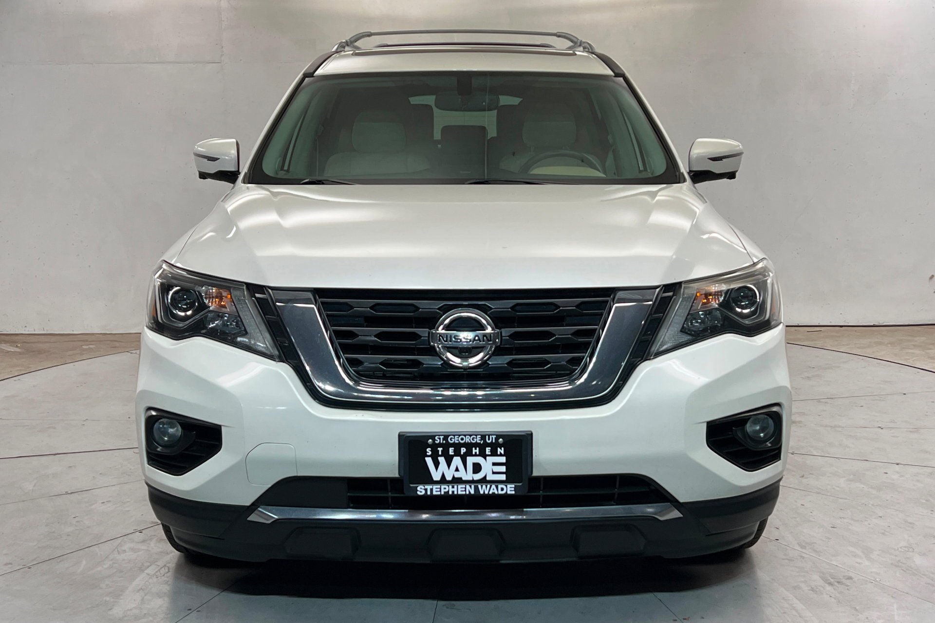 Used 2020 Pearl White Tricoat Nissan Platinum image 9
