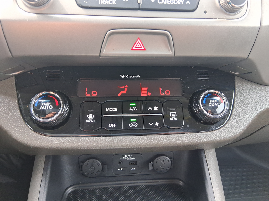 Used 2013 Beige Kia EX image 20