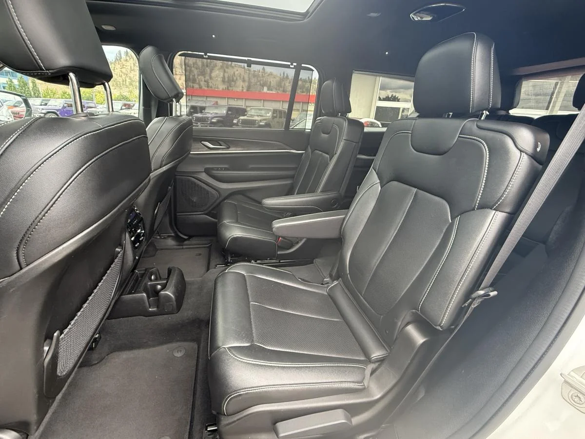 Used 2024 White Jeep Limited image 20