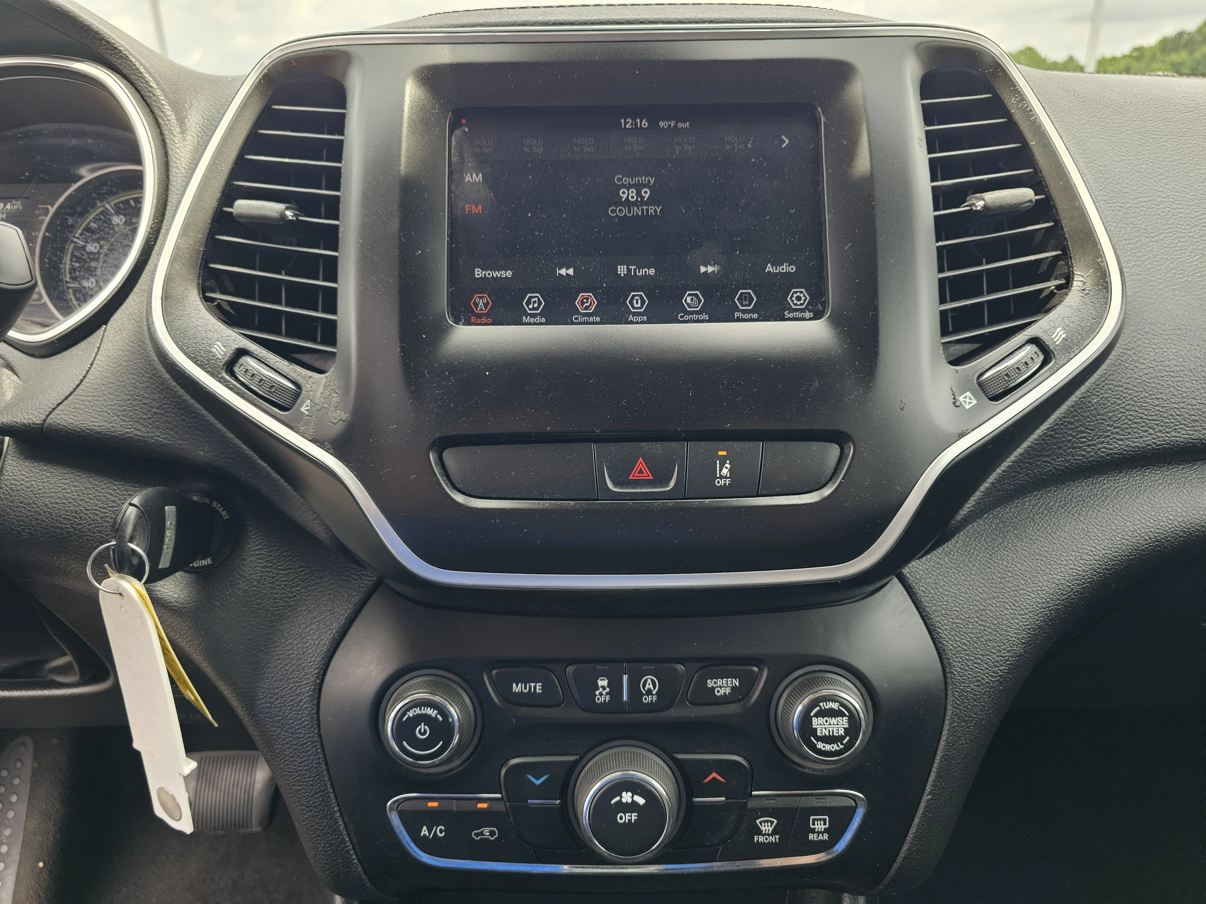2021 Jeep Cherokee Latitude - Photo 23