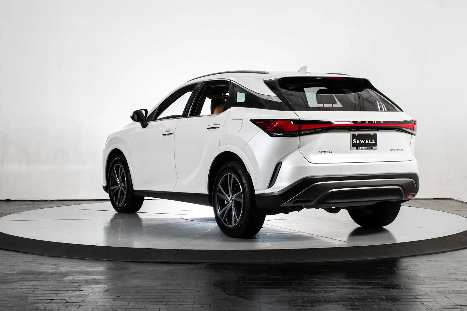 Used 2025 Eminent White Pearl Lexus Premium image 4