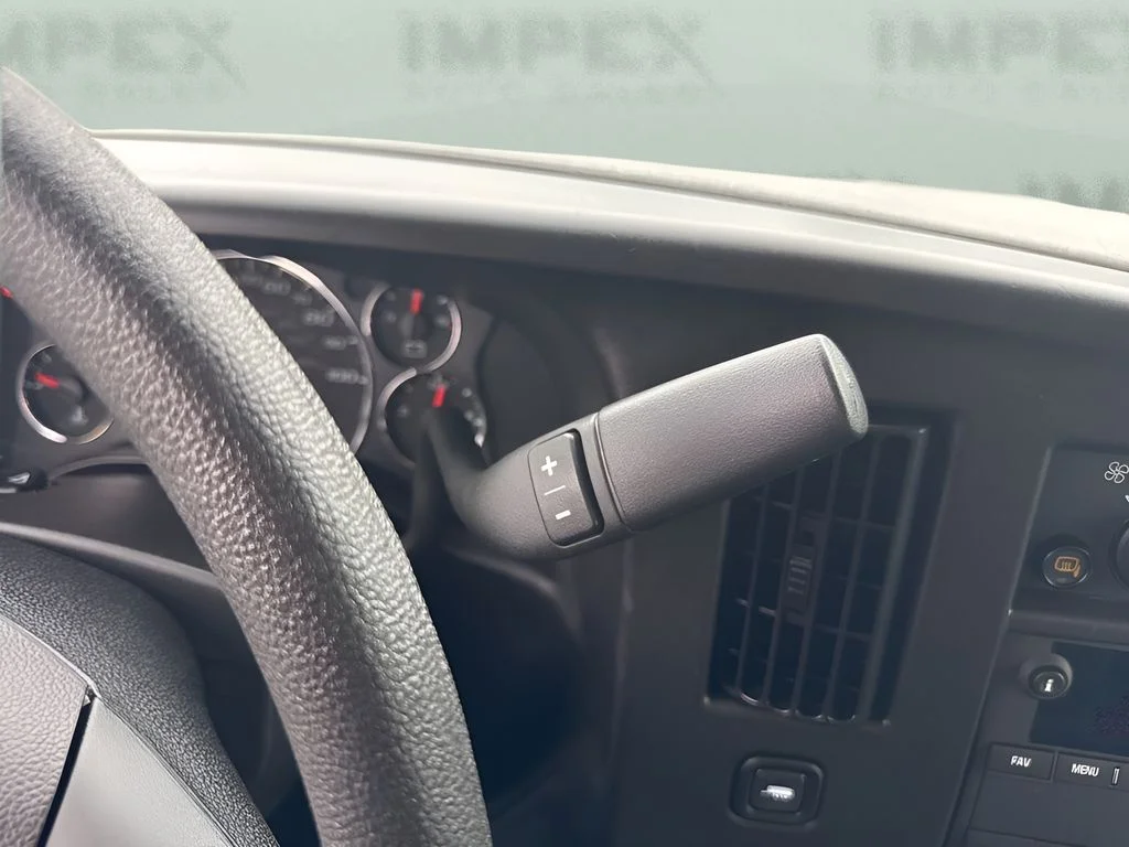 Used 2025 White Chevrolet LT image 15
