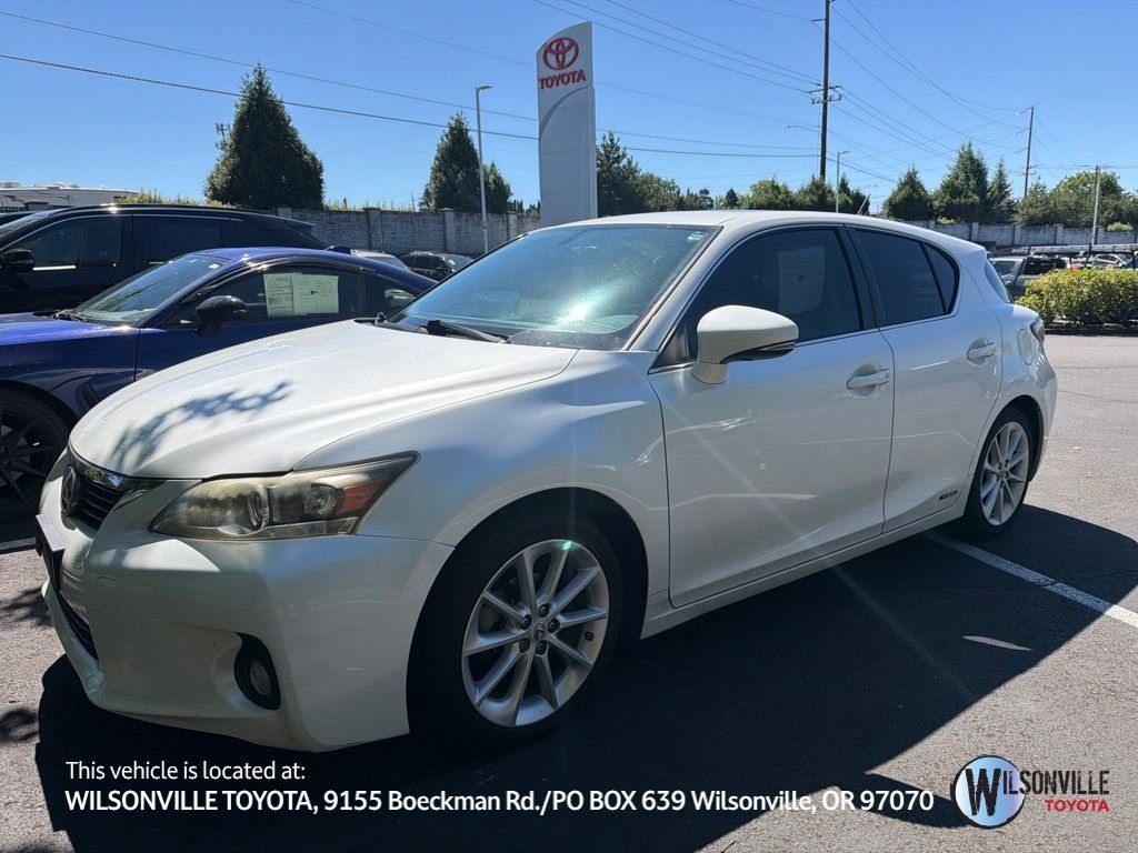 2013 Lexus CT 200h 200h's photo