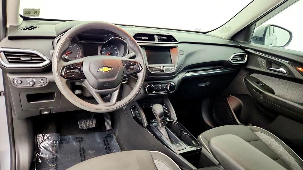 Used 2023 Sterling Gray Metallic Chevrolet FWD 4dr LT w/ Upgraded 1.3L ECOTEC Turbo Engine image 11