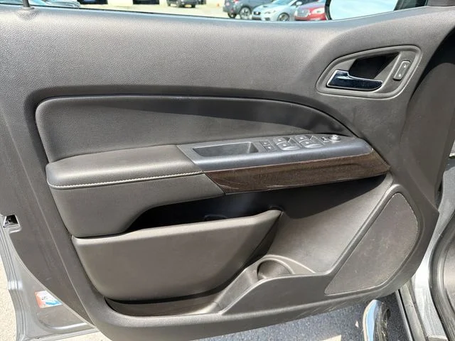 Used 2019 Gray GMC SLT image 16