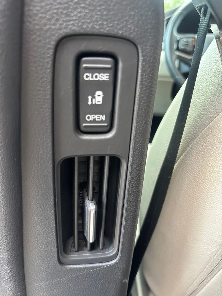 Used 2025 Gray Honda EX-L image 29