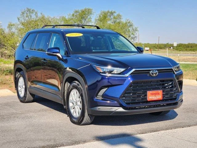 Used 2025 Blueprint Toyota XLE image 3