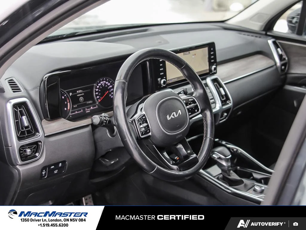 Used 2022  Kia  image 16