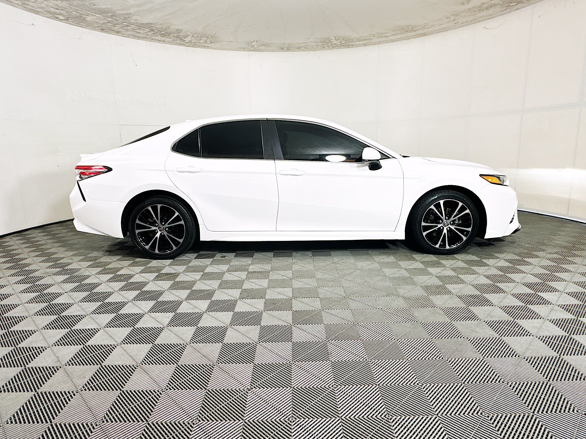 Used 2020 Super White Toyota SE image 2