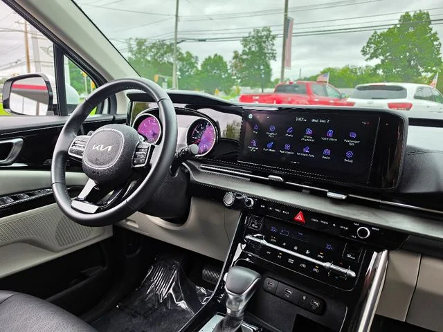 Used 2022 White Kia SX image 13