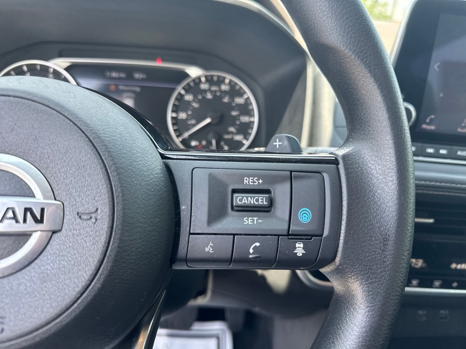 Used 2021 White Nissan SV image 17