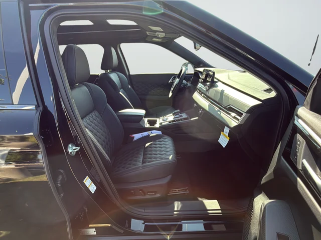New 2026 Black Nissan Platinum image 9