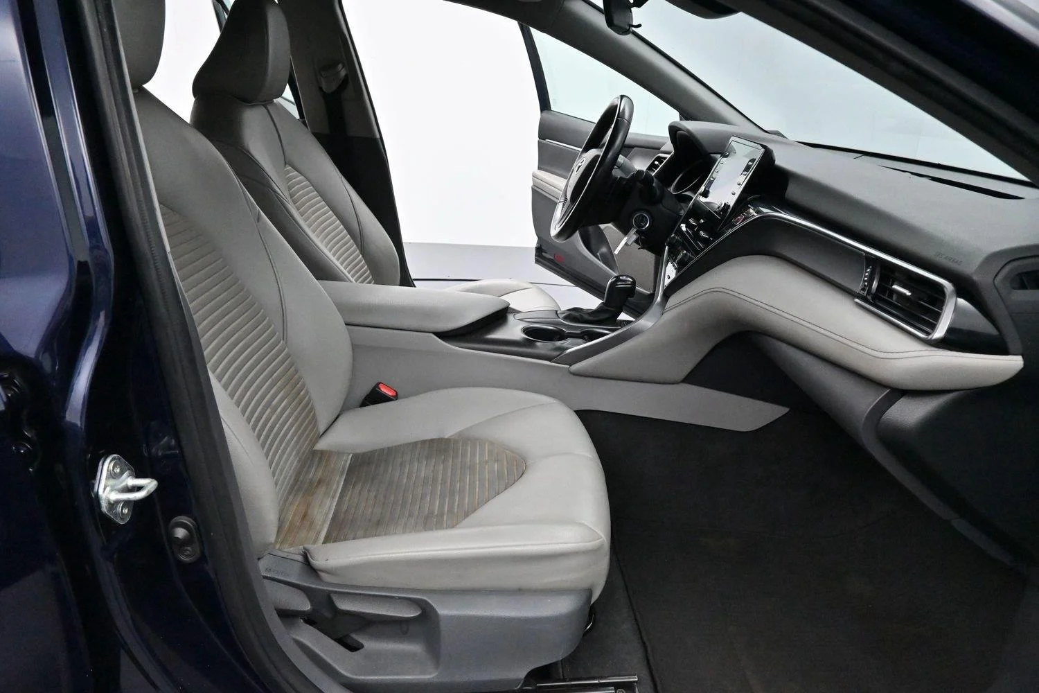 Used 2021 Blueprint Toyota SE image 27
