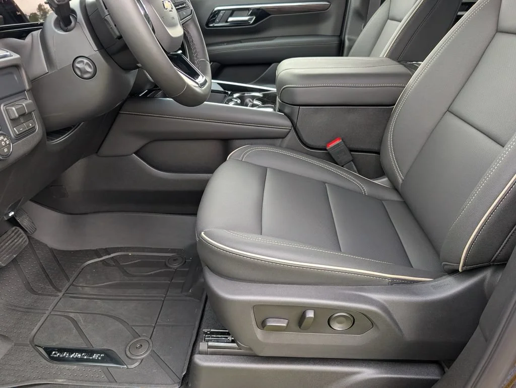 New 2026 Dark Ash Metallic Chevrolet Premier image 13
