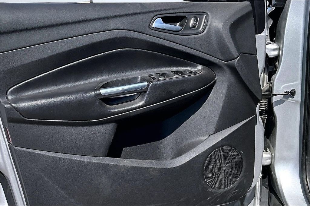 Used 2018 Silver Ford SE image 15