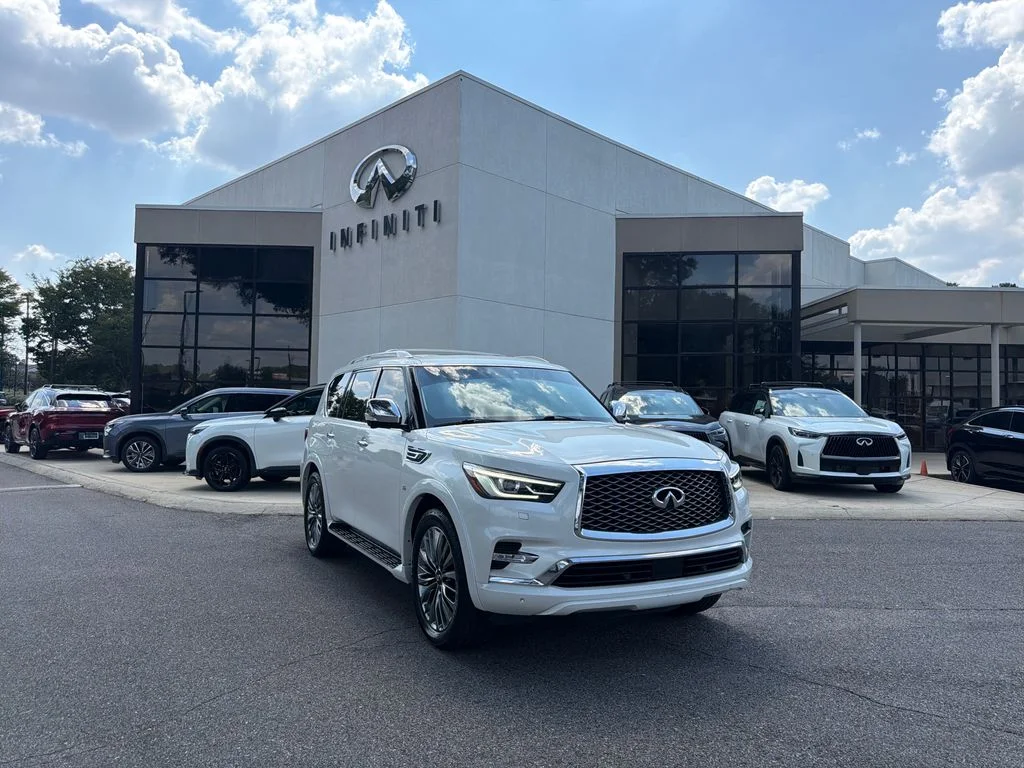 Used 2018 Moonstone White INFINITI  image 1