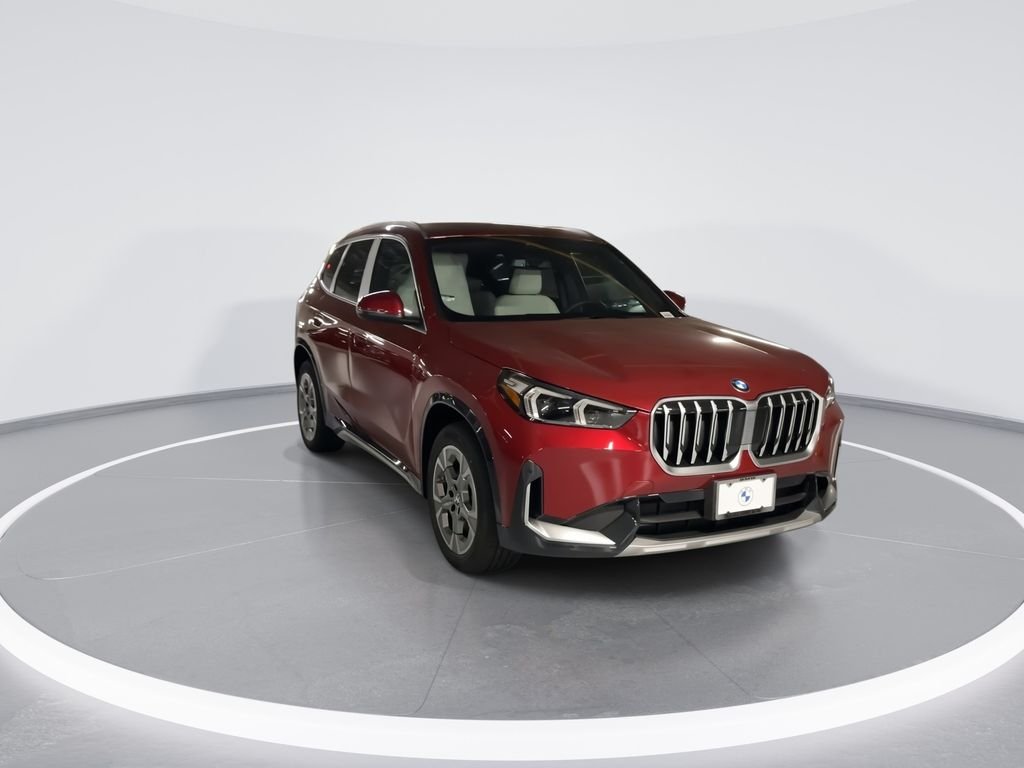 Used 2026 Red Metallic BMW xDrive28i image 2
