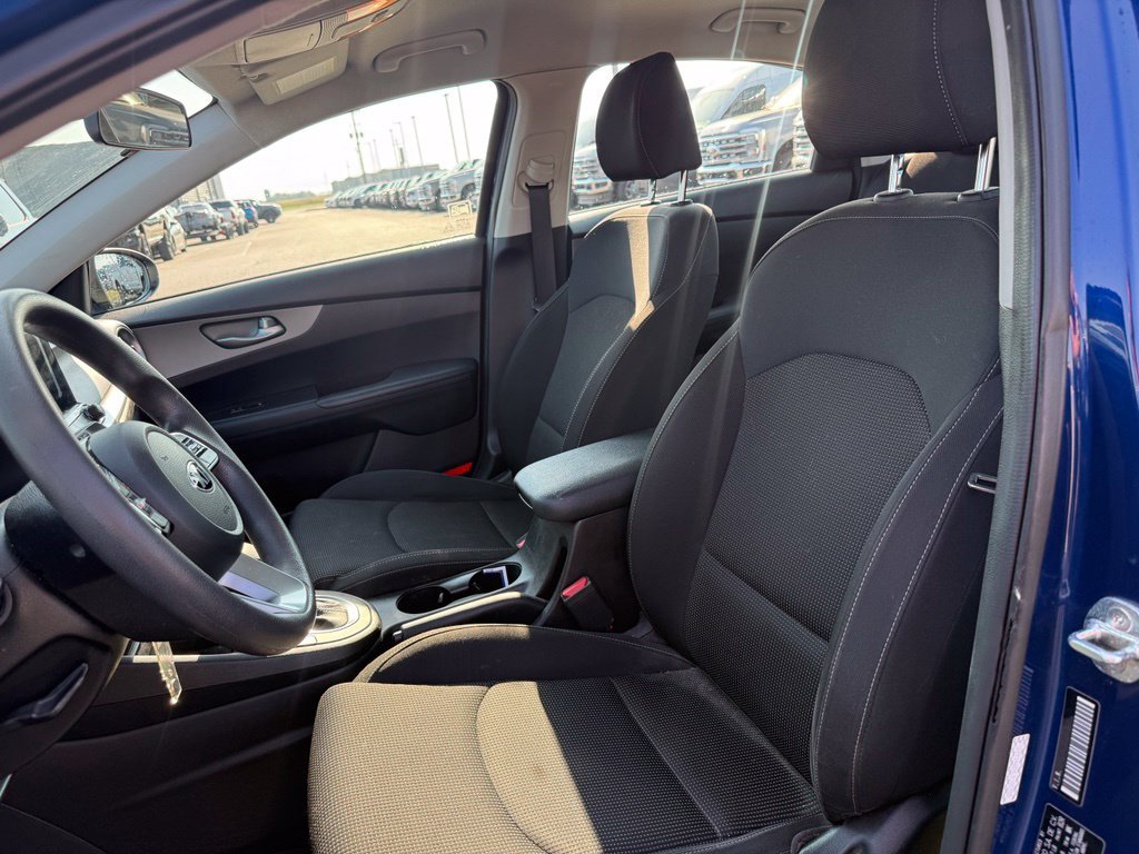 Used 2020 Blue Kia LXS image 5
