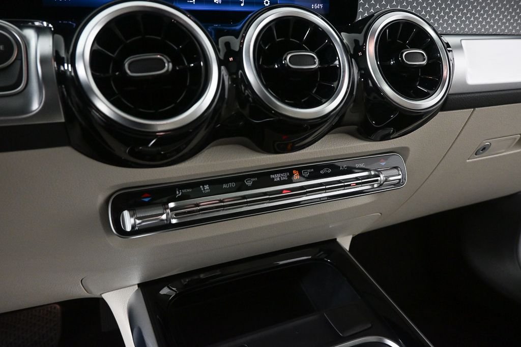 Used 2026 White Mercedes-Benz GLB 250 image 14