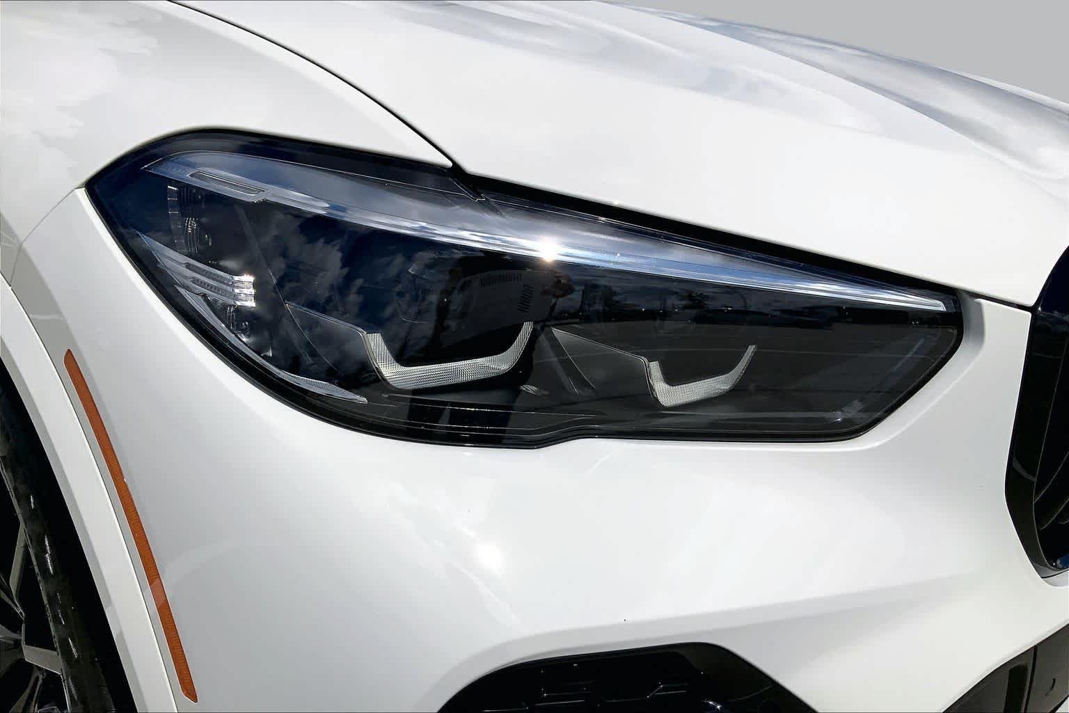 Used 2023 Alpine White BMW sDrive40i image 27