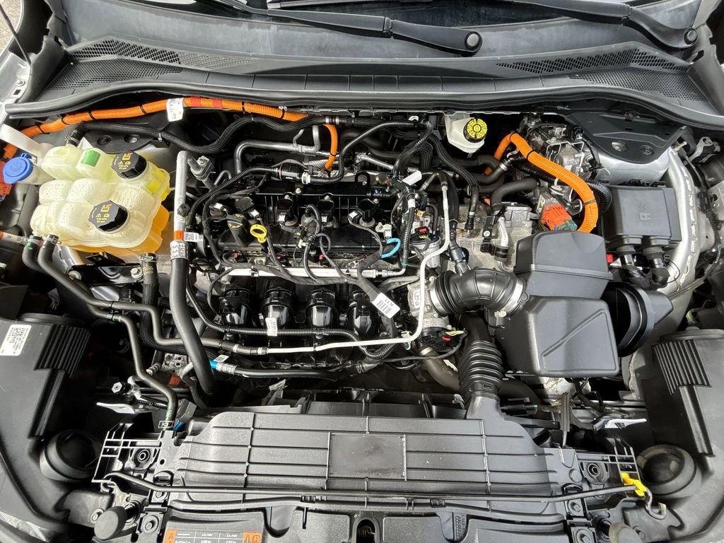 Used 2020 Silver Ford SE Sport image 18