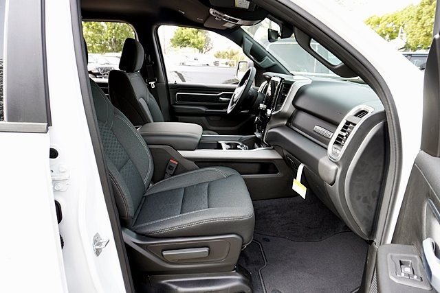 New 2026 Bright White Clear-Coat Exterior Paint RAM Big Horn/Lone Star image 16