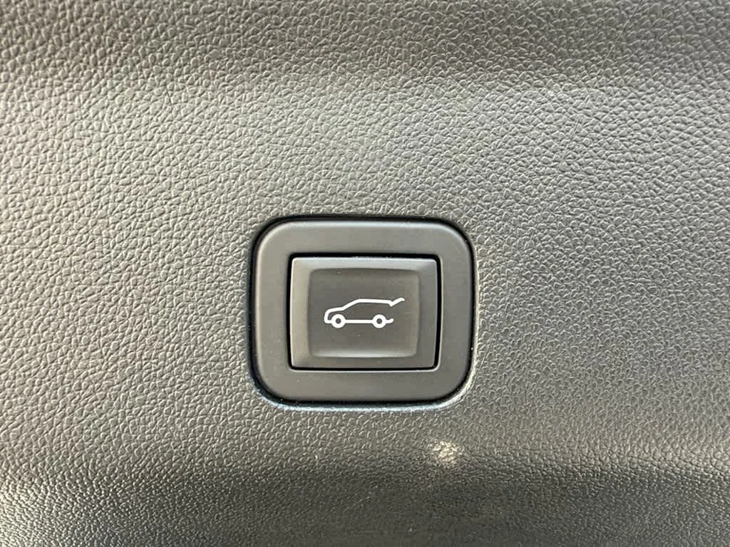 Used 2025 Black Chevrolet LT image 46