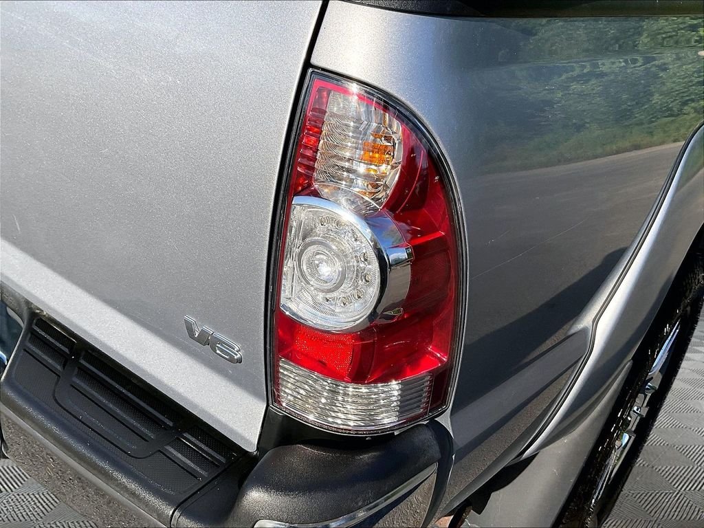Used 2015 Silver Toyota Base image 32