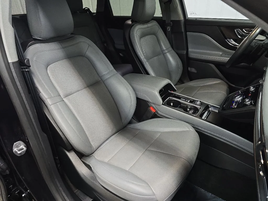 Used 2021 Black Lincoln Standard image 18