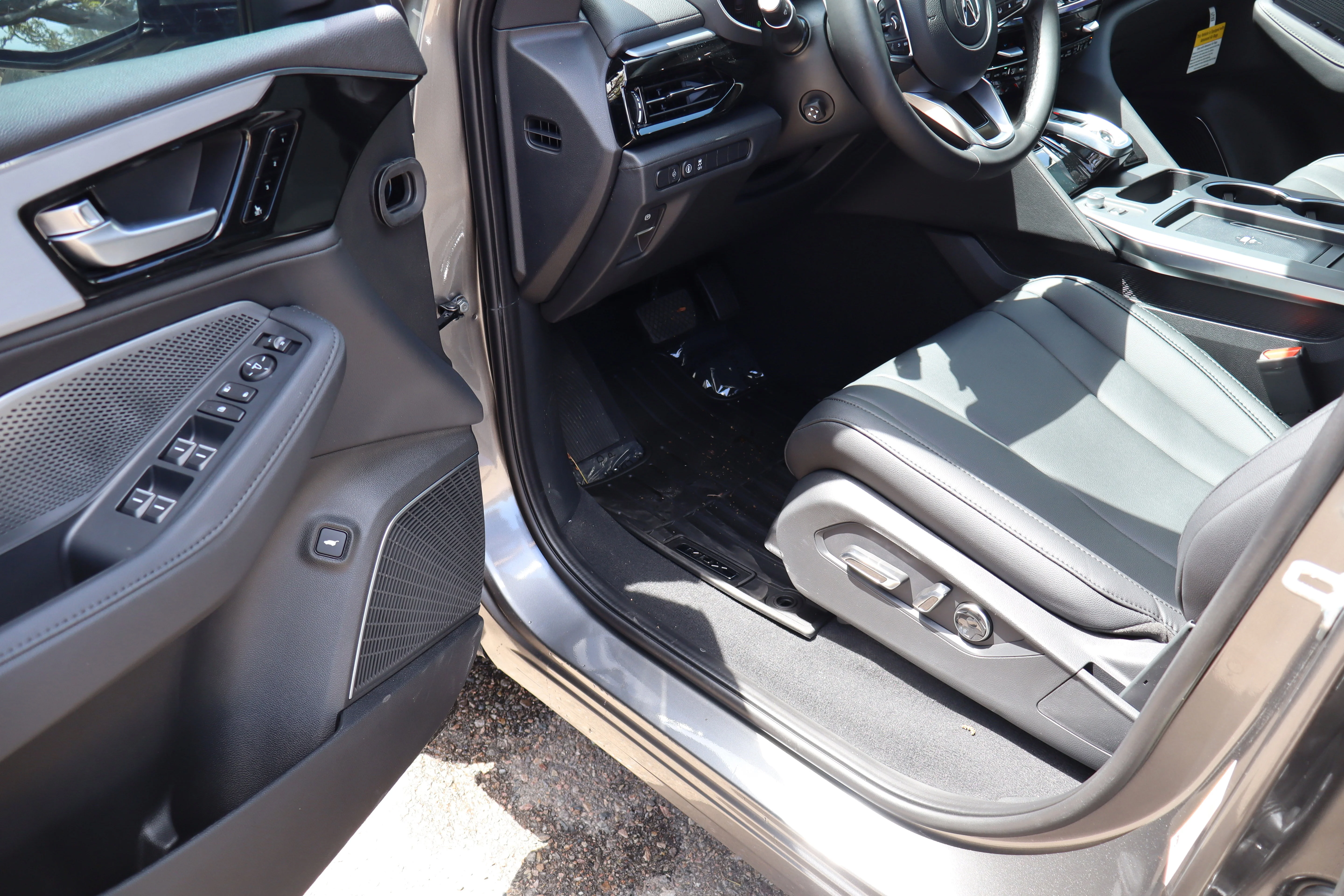 New 2026 Liquid Carbon Metallic Acura 4MDX image 22