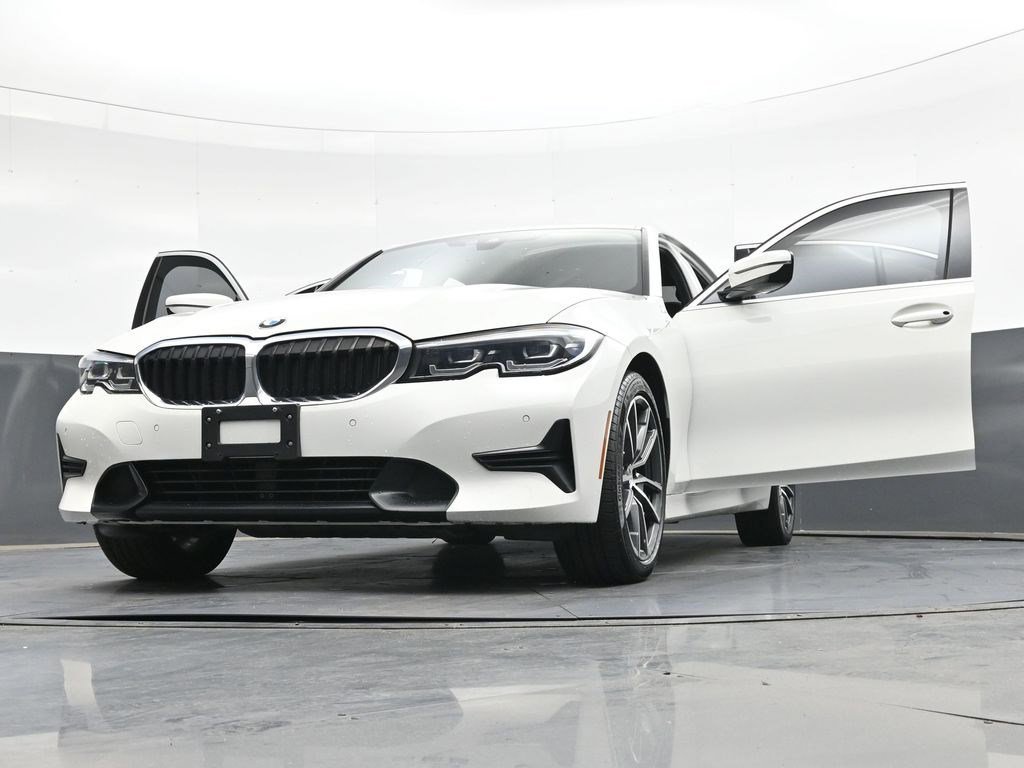 Used 2019 Alpine White BMW 330i xDrive image 28