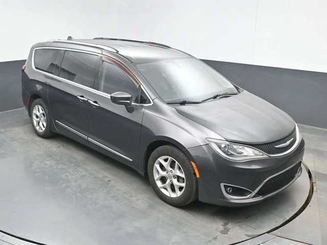Used 2017 Gray Chrysler Touring L Plus image 12